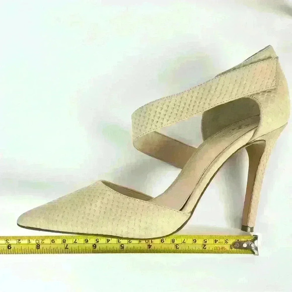 Vince Camuto Carlotte Pointed Toe Leather D'Orsay Pump High Heel Beige Cream  7M - Picture 16 of 17